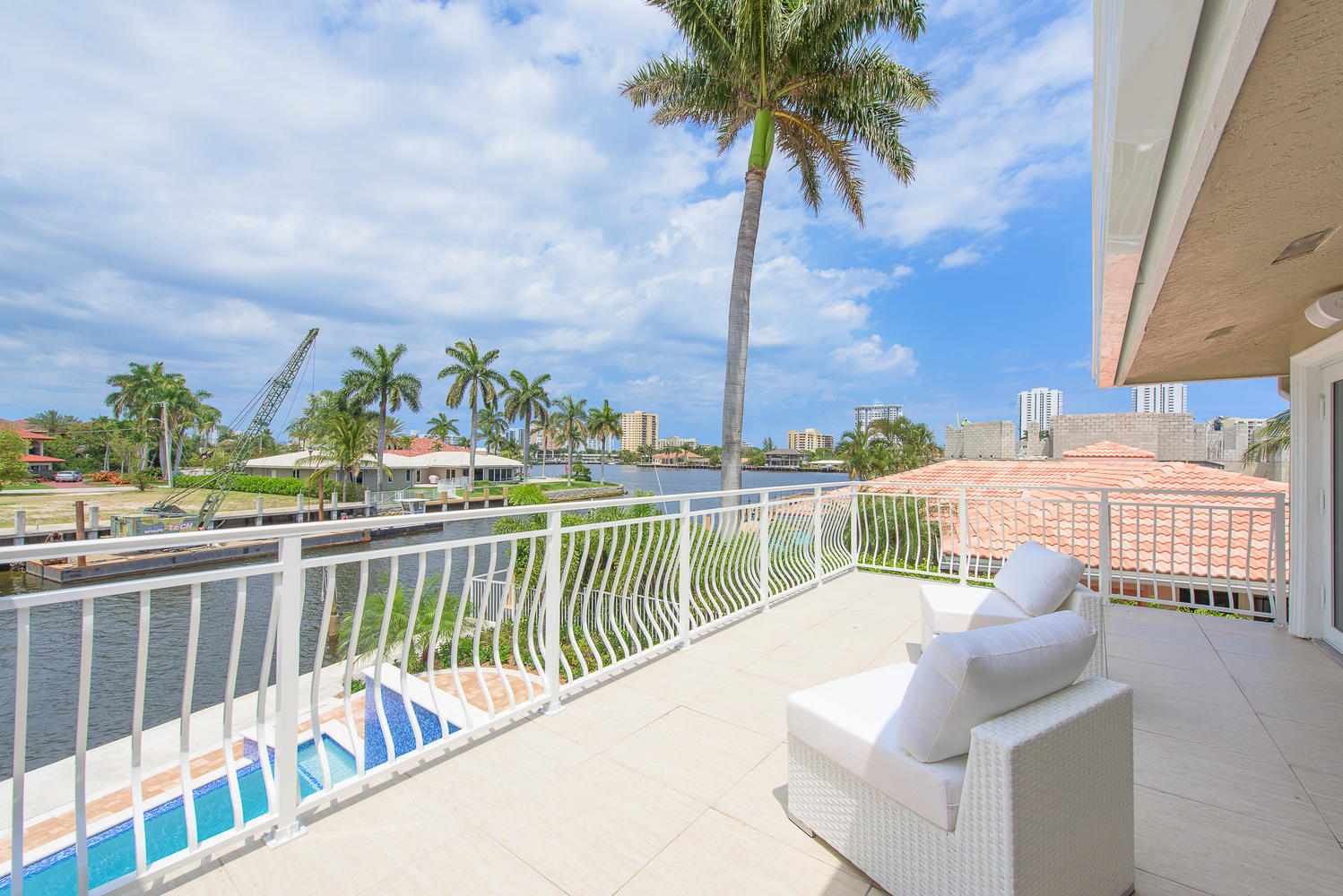 SANTA BARBARA SHORES - Residential