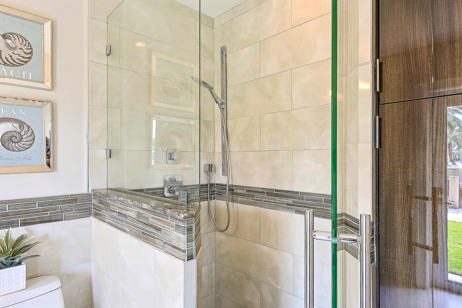 SANTA BARBARA SHORES - Residential