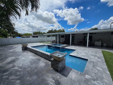 Tiny photo for 2340 NE 8th Avenue, Pompano Beach, FL 33064 (MLS # B26089958)