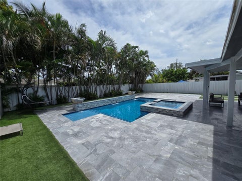 Tiny photo for 2340 NE 8th Avenue, Pompano Beach, FL 33064 (MLS # B26089958)