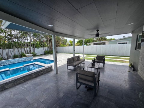 Tiny photo for 2340 NE 8th Avenue, Pompano Beach, FL 33064 (MLS # B26089958)