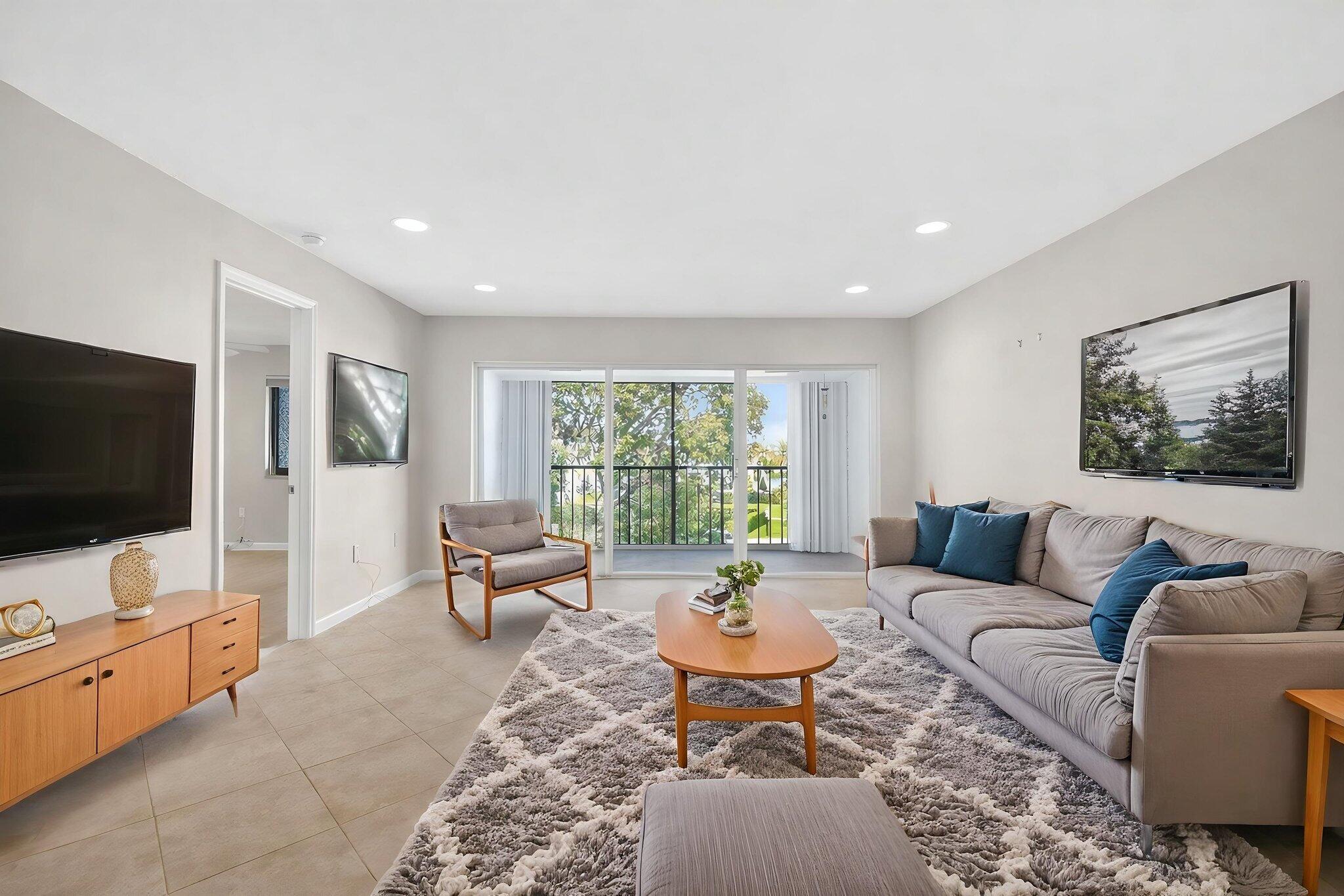 FOUNTAINS OF PALM BEACH CONDO 5 - Residential