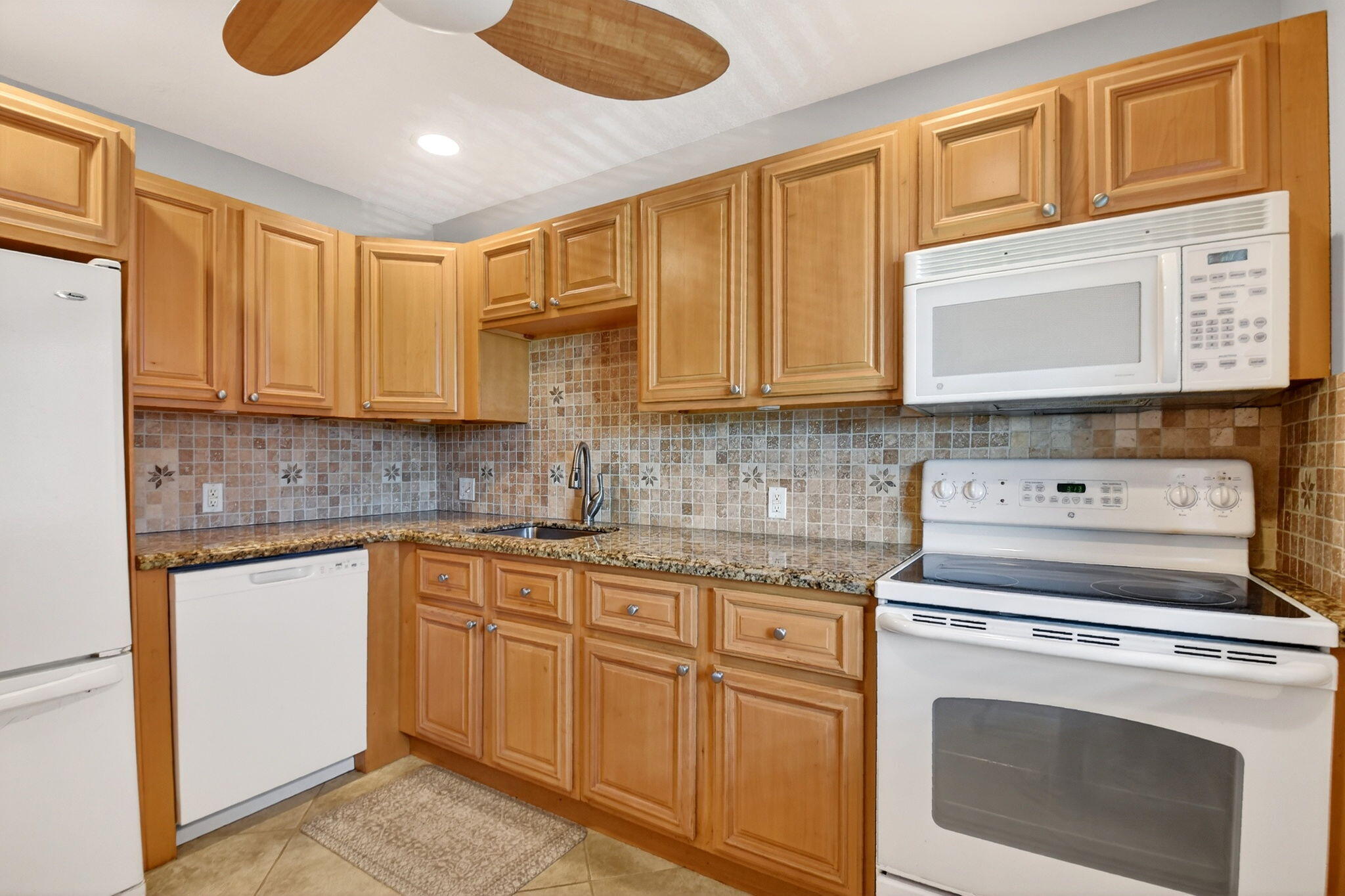 FOUNTAINS OF PALM BEACH CONDO 5 - Residential