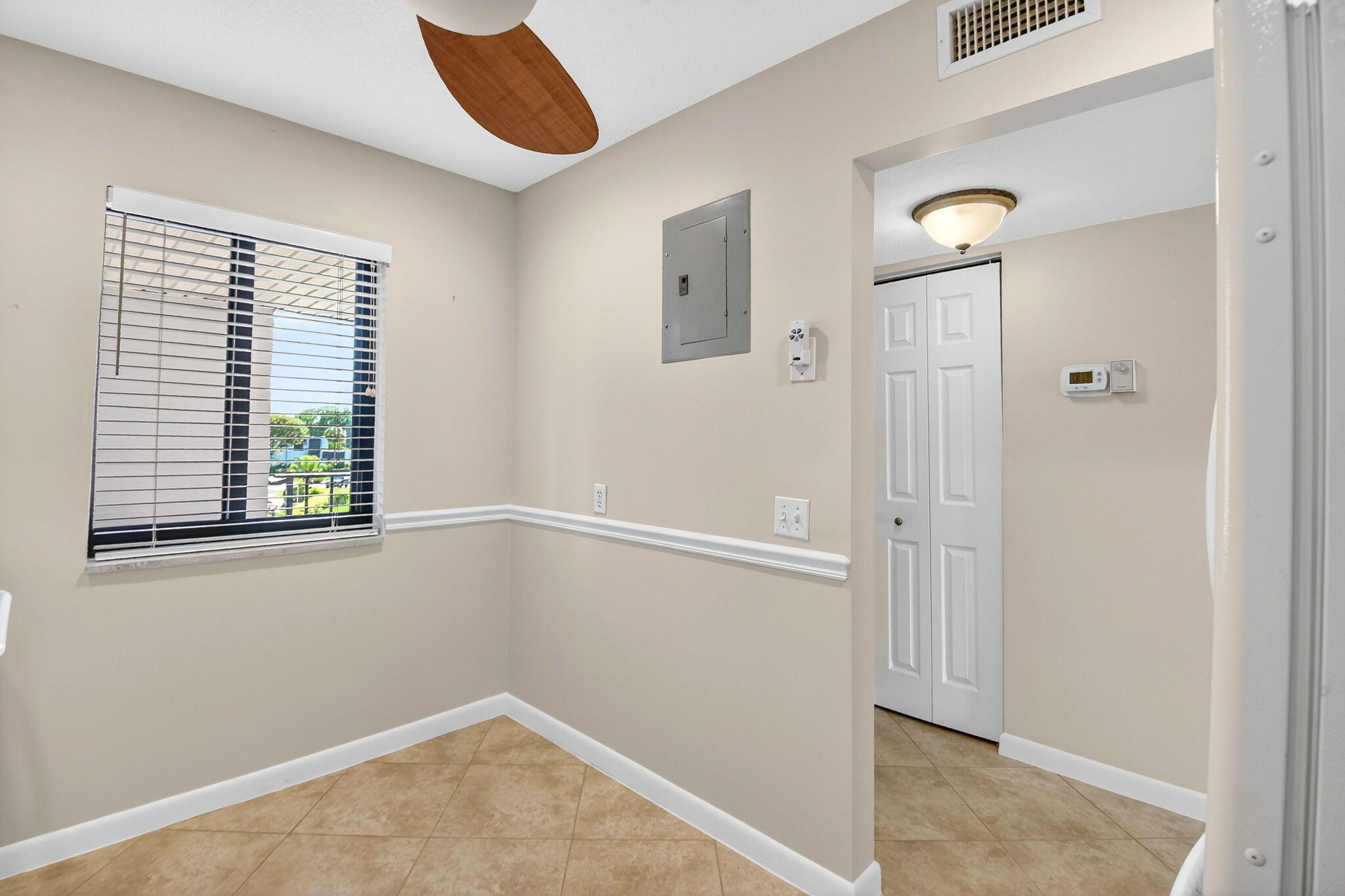 FOUNTAINS OF PALM BEACH CONDO 5 - Residential