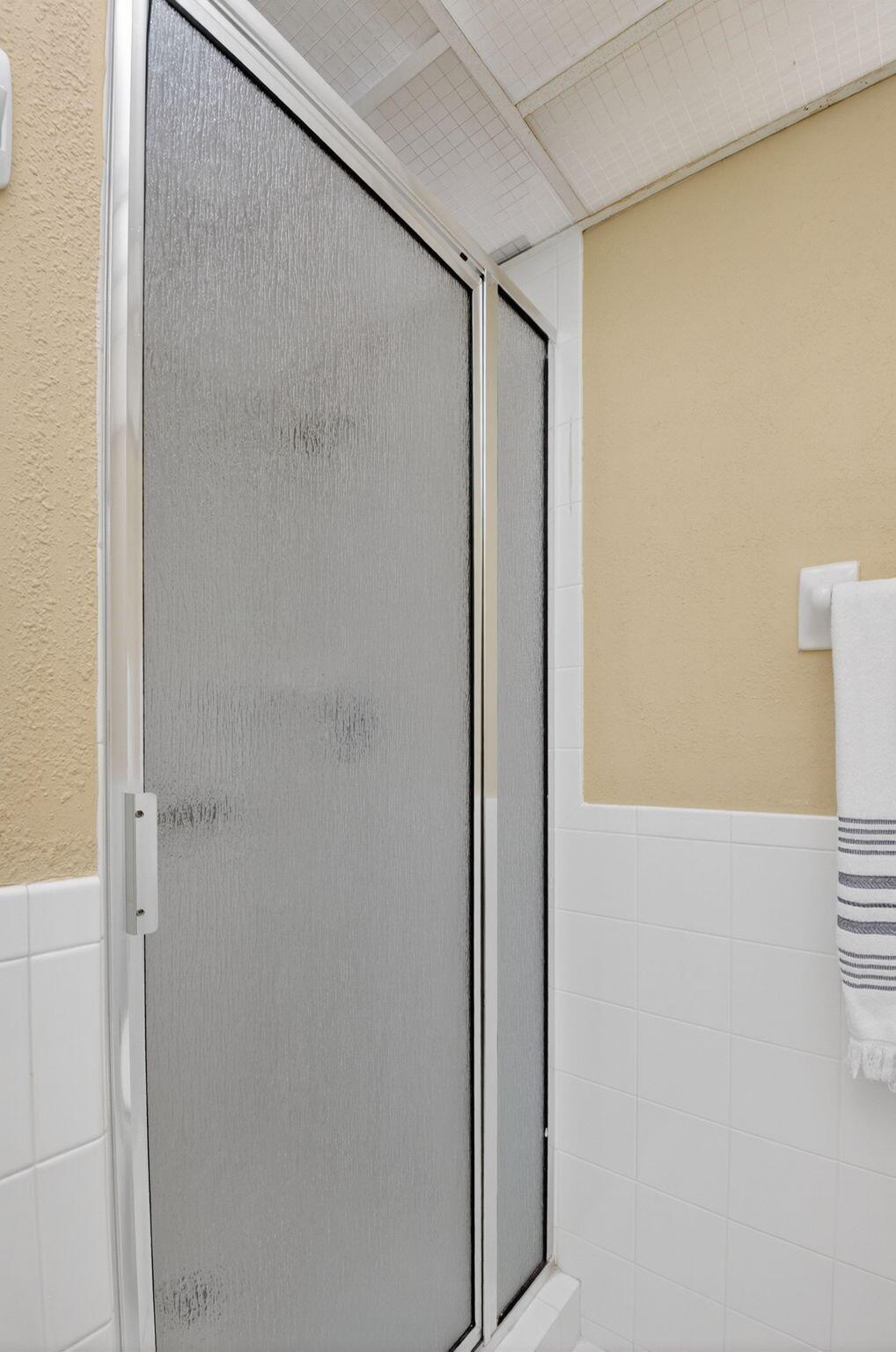 KINGS POINT VALENCIA COND - Residential Lease