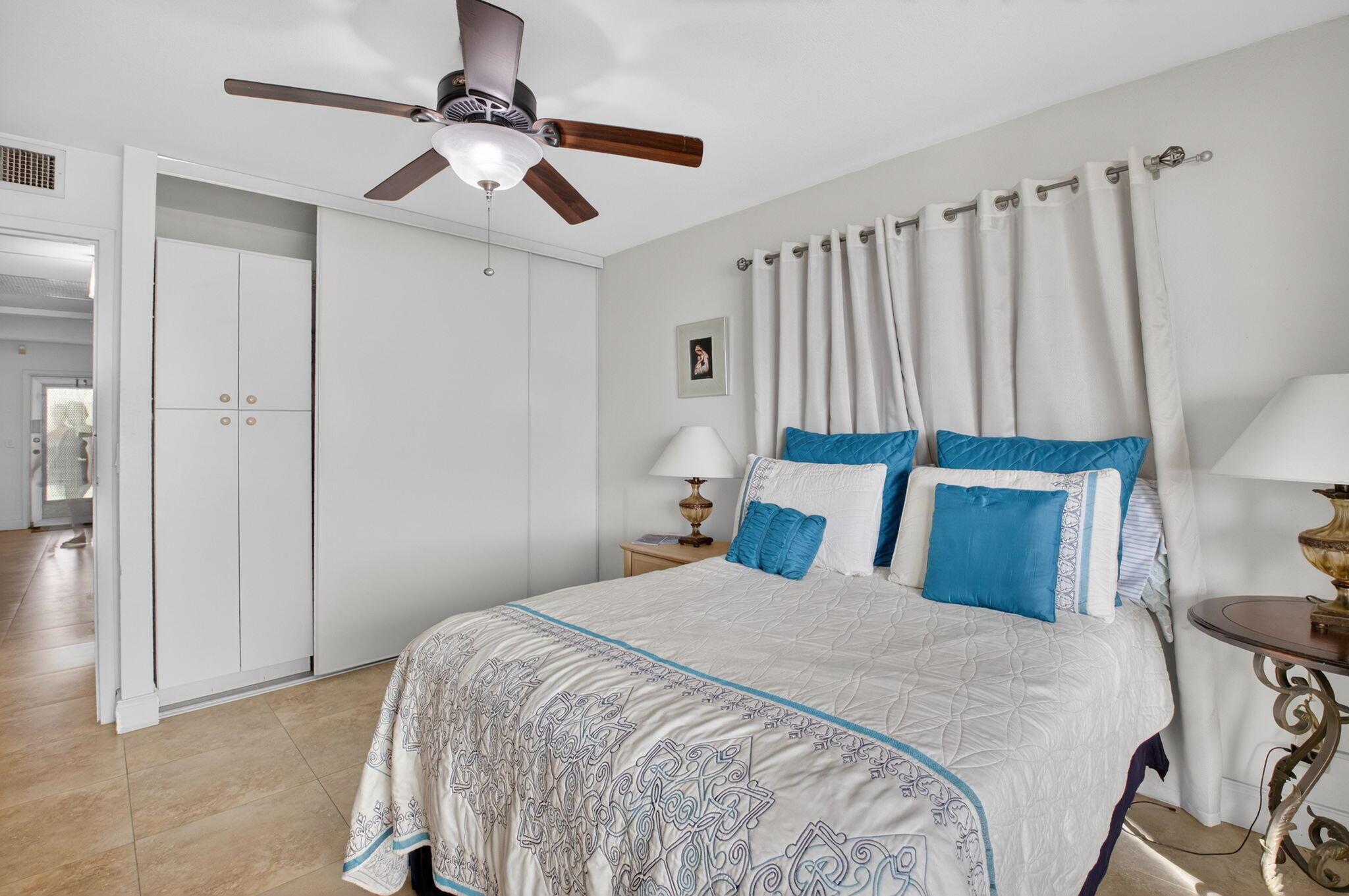 KINGS POINT VALENCIA COND - Residential Lease