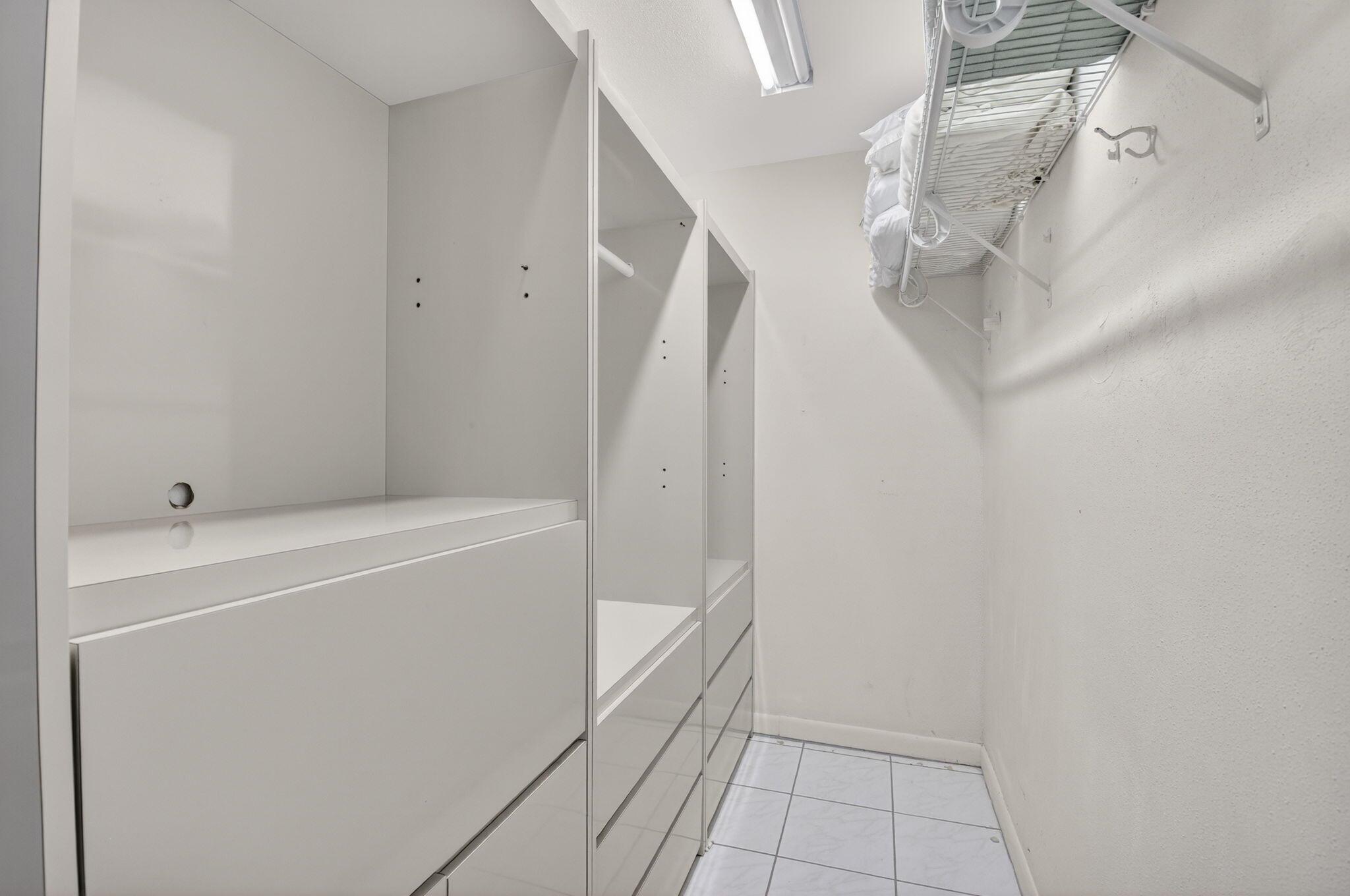 KINGS POINT VALENCIA COND - Residential Lease