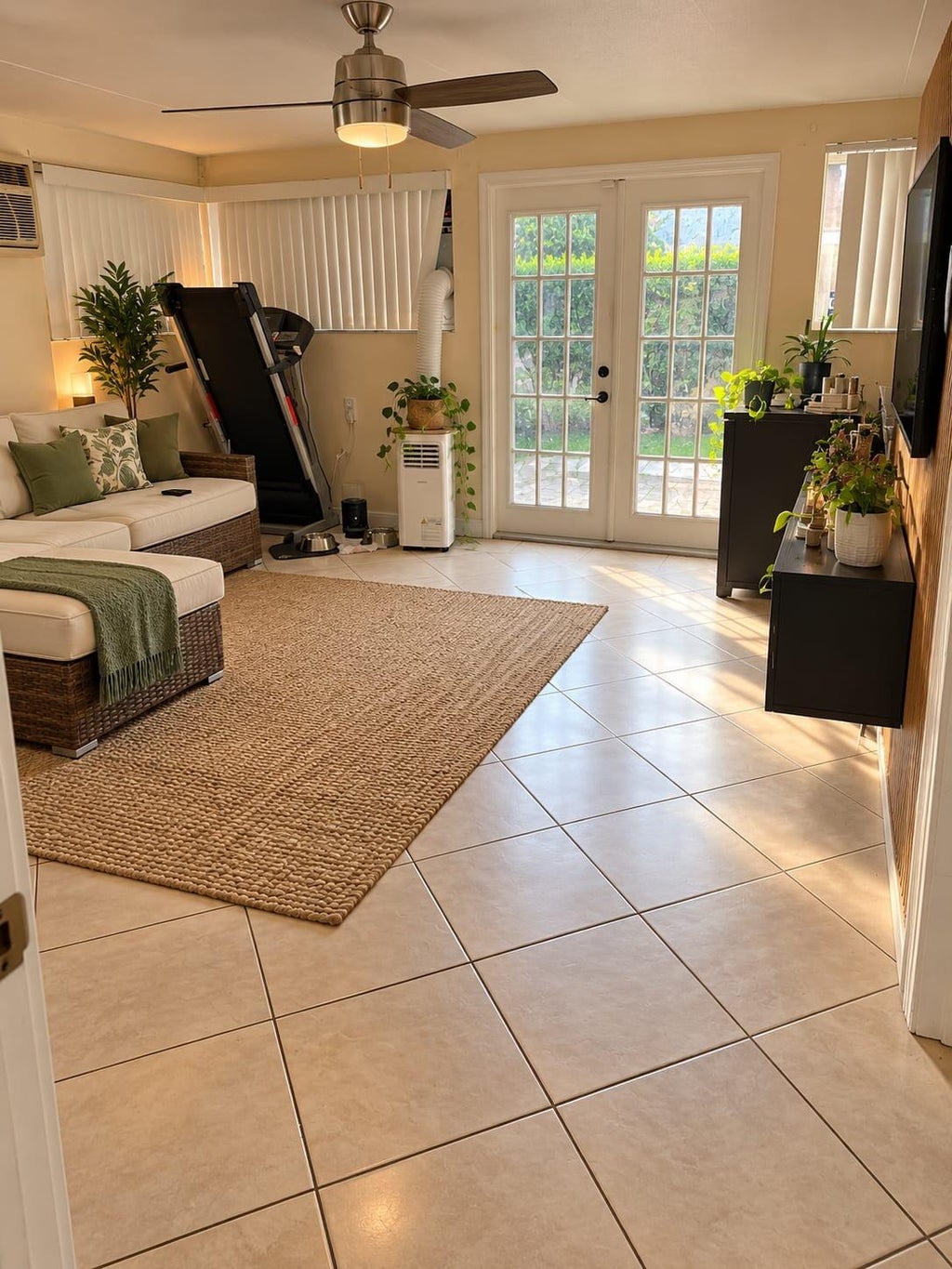 Photo of 1433 SW 49th Avenue, Fort Lauderdale, FL 33317 (MLS # B26082902)
