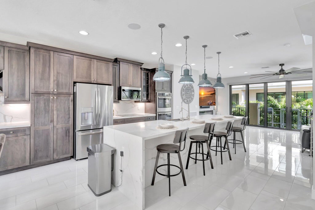 Photo of 623 Windward Circle S, Boynton Beach, FL 33435 (MLS # B26092688)