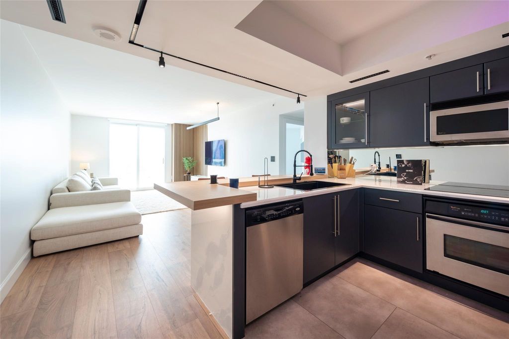 Photo of 401 SW 4 Ave #1702, Fort Lauderdale, FL 33315 (MLS # F10491382)