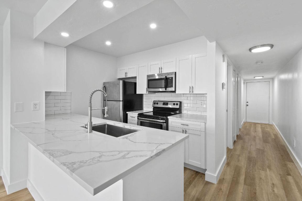 CYPRESS POINT CONDOc - Residential