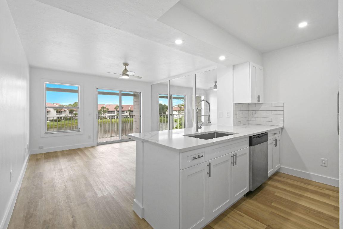 CYPRESS POINT CONDOc - Residential