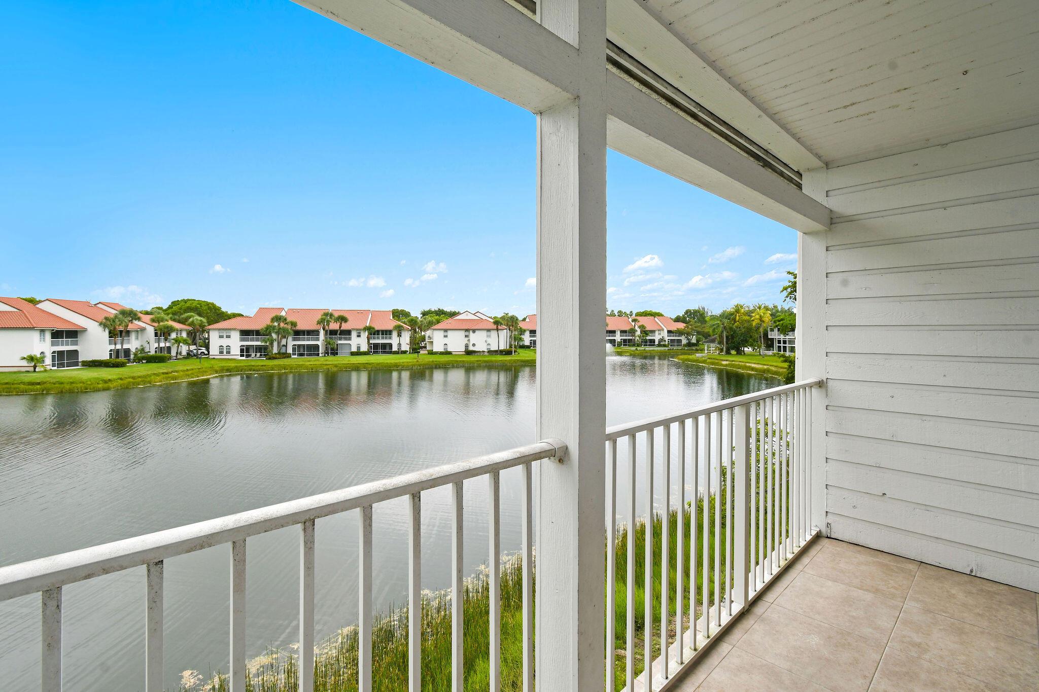 271 Cypress Point Drive 271, Palm Beach Gardens, FL, 33418/$222,500 2 271 Cypress Point Drive 271