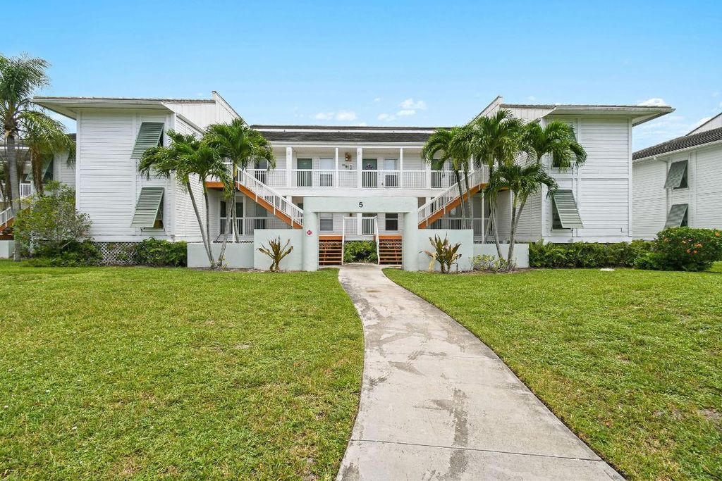 Photo of 271 Cypress Point Drive #271, Palm Beach Gardens, FL 33418 (MLS # R11108998)