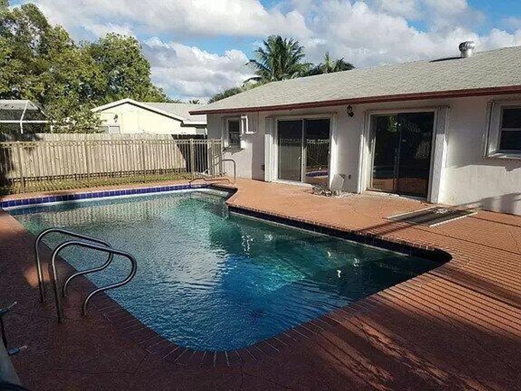 Photo of 10133 Windtree Lane N, Boca Raton, FL 33428 (MLS # R11106006)