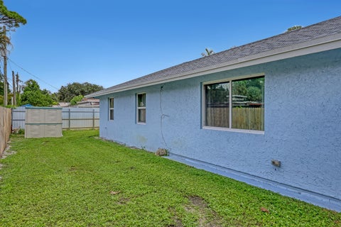 Tiny photo for 799 Huff Road, Haverhill, FL 33415 (MLS # B26089929)