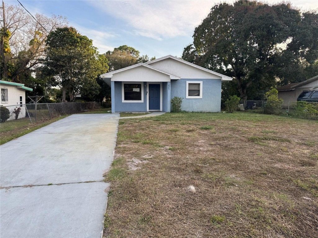 Photo of 2903 Avenue R, Fort Pierce, FL 34947 (MLS # F10545377)