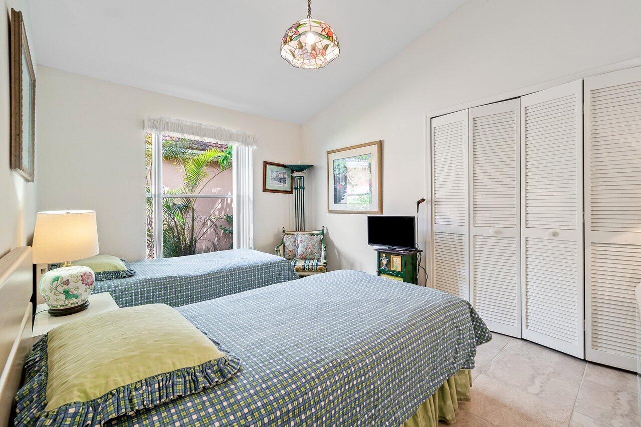 FAIRWAY COVE OF WELLINGTON - Residential Lease