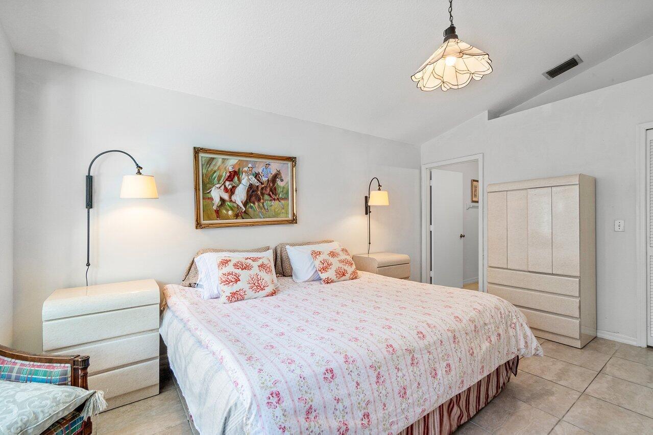 FAIRWAY COVE OF WELLINGTON - Residential Lease