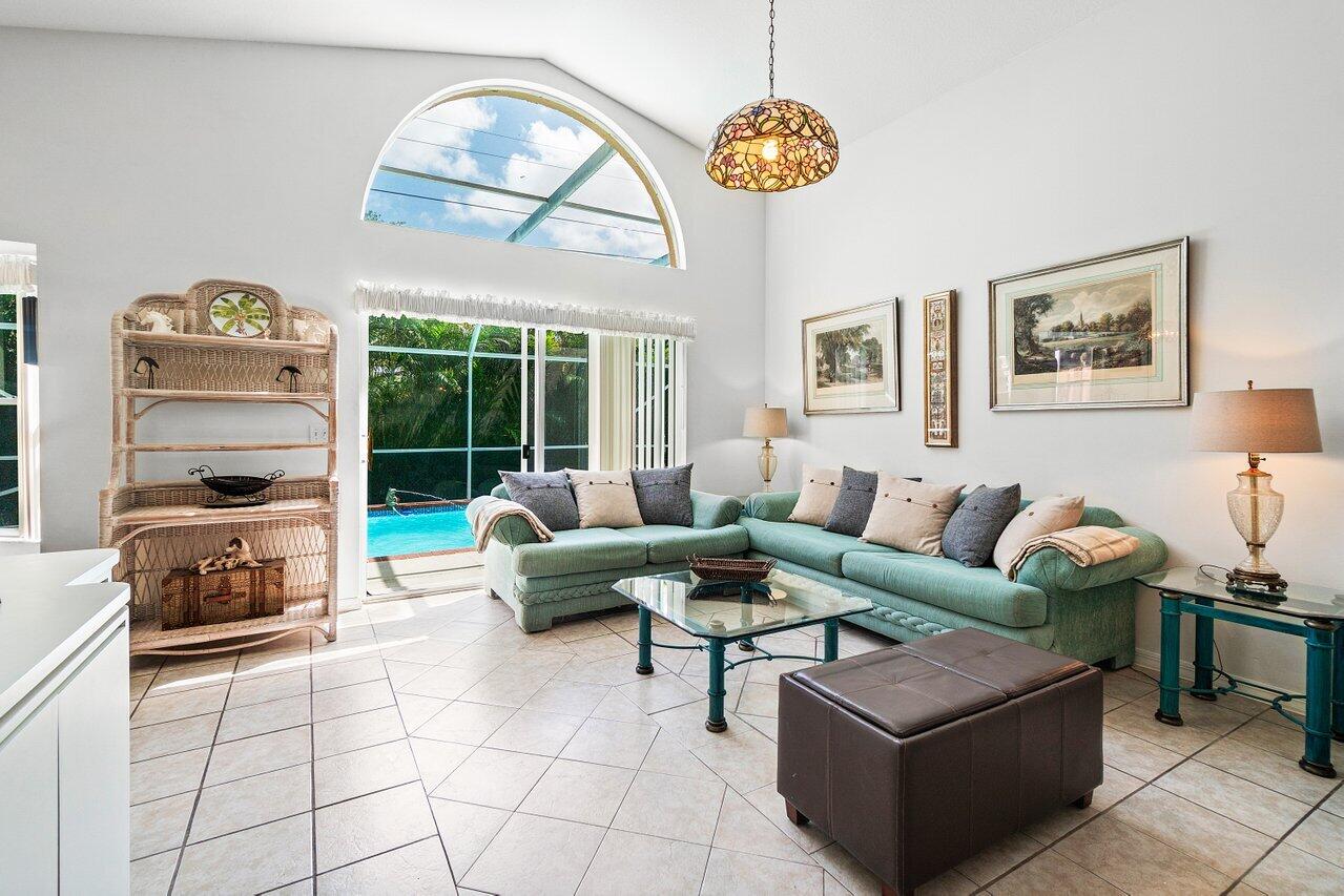 FAIRWAY COVE OF WELLINGTON - Residential Lease