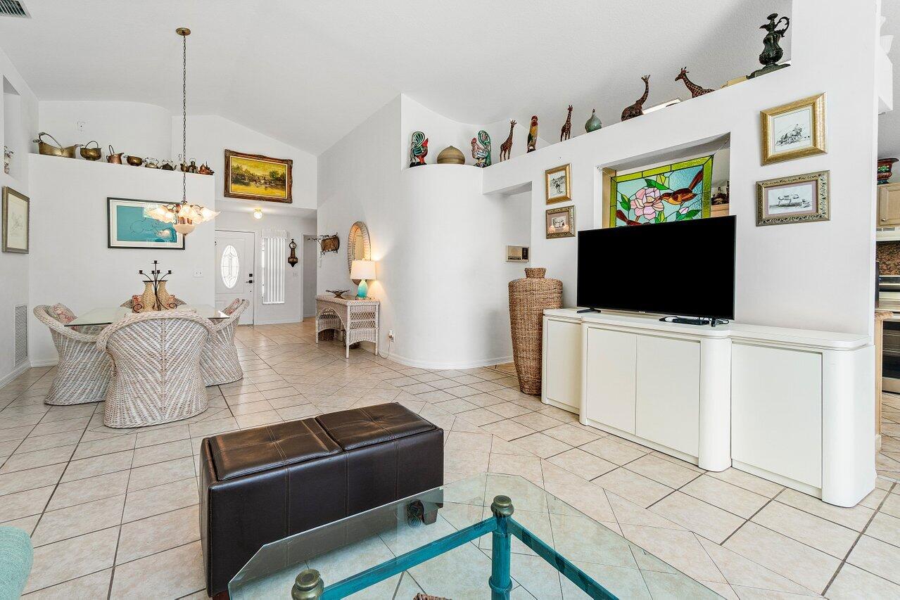 FAIRWAY COVE OF WELLINGTON - Residential Lease