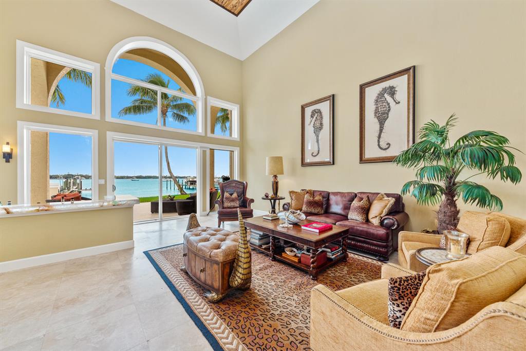 BAY POINTE - Residential