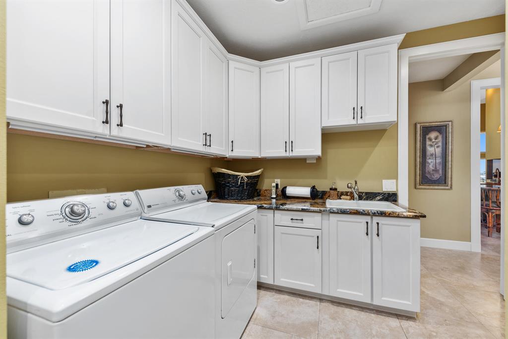 BAY POINTE - Residential