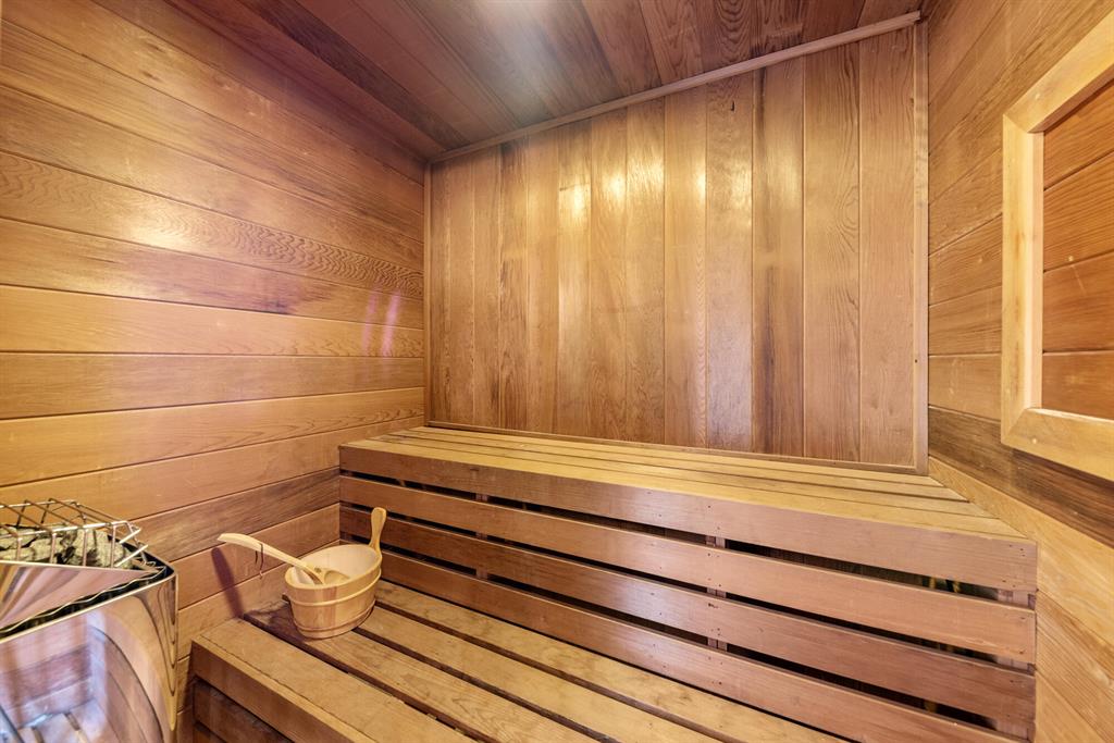 BAY POINTE - Residential