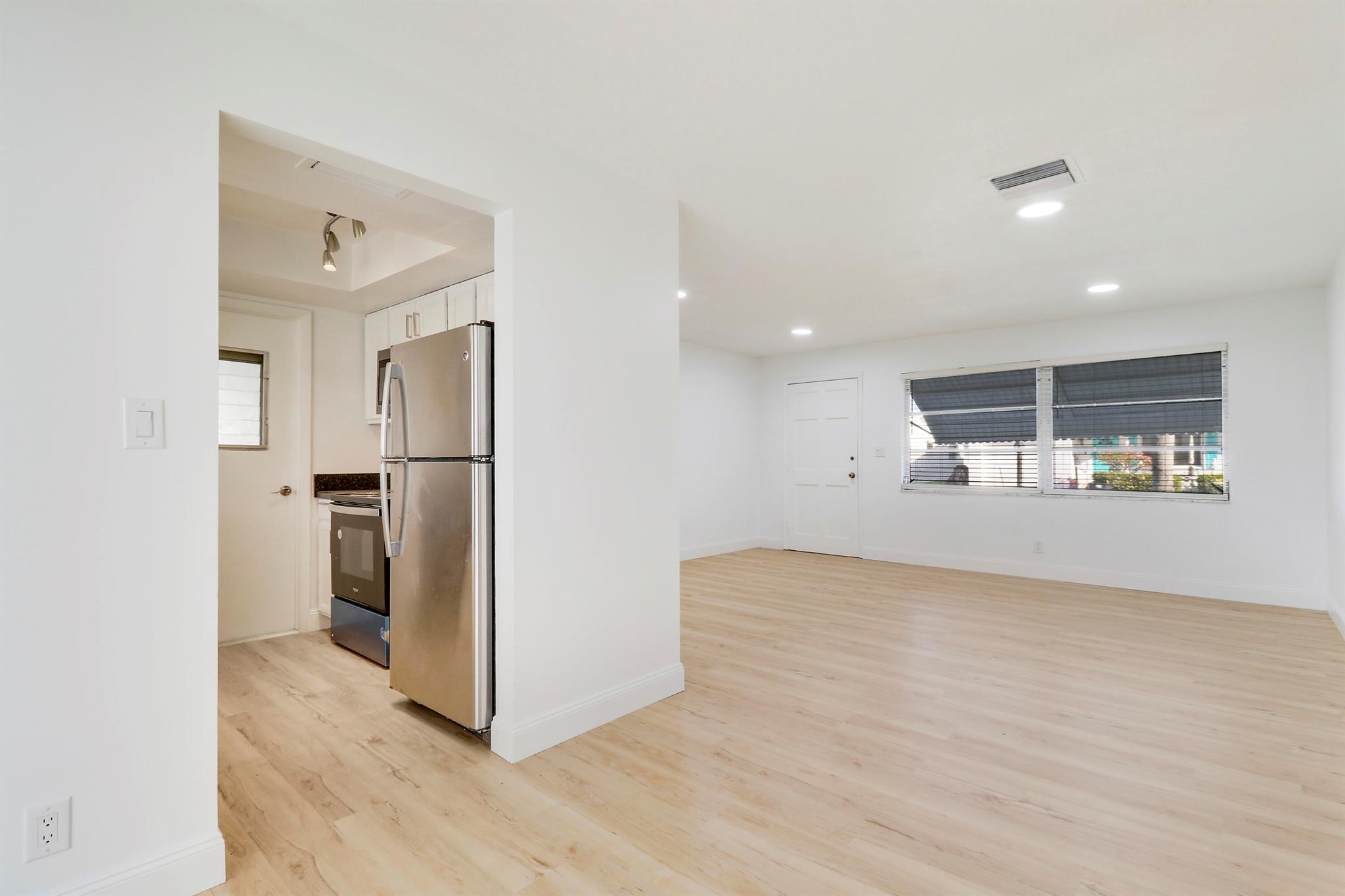 806 SW 7 Avenue