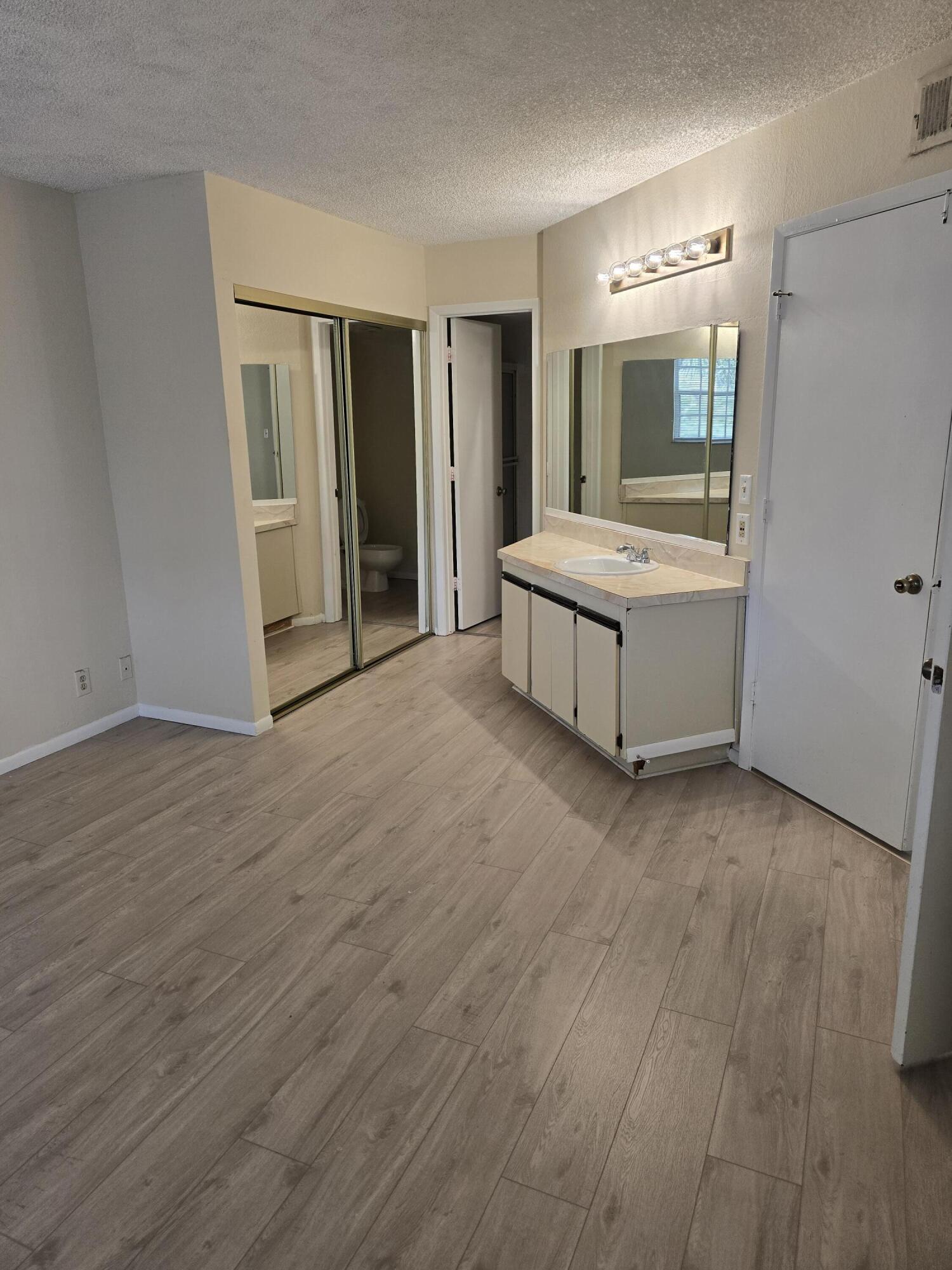 Midport Place I, A Condominium - Residential Lease