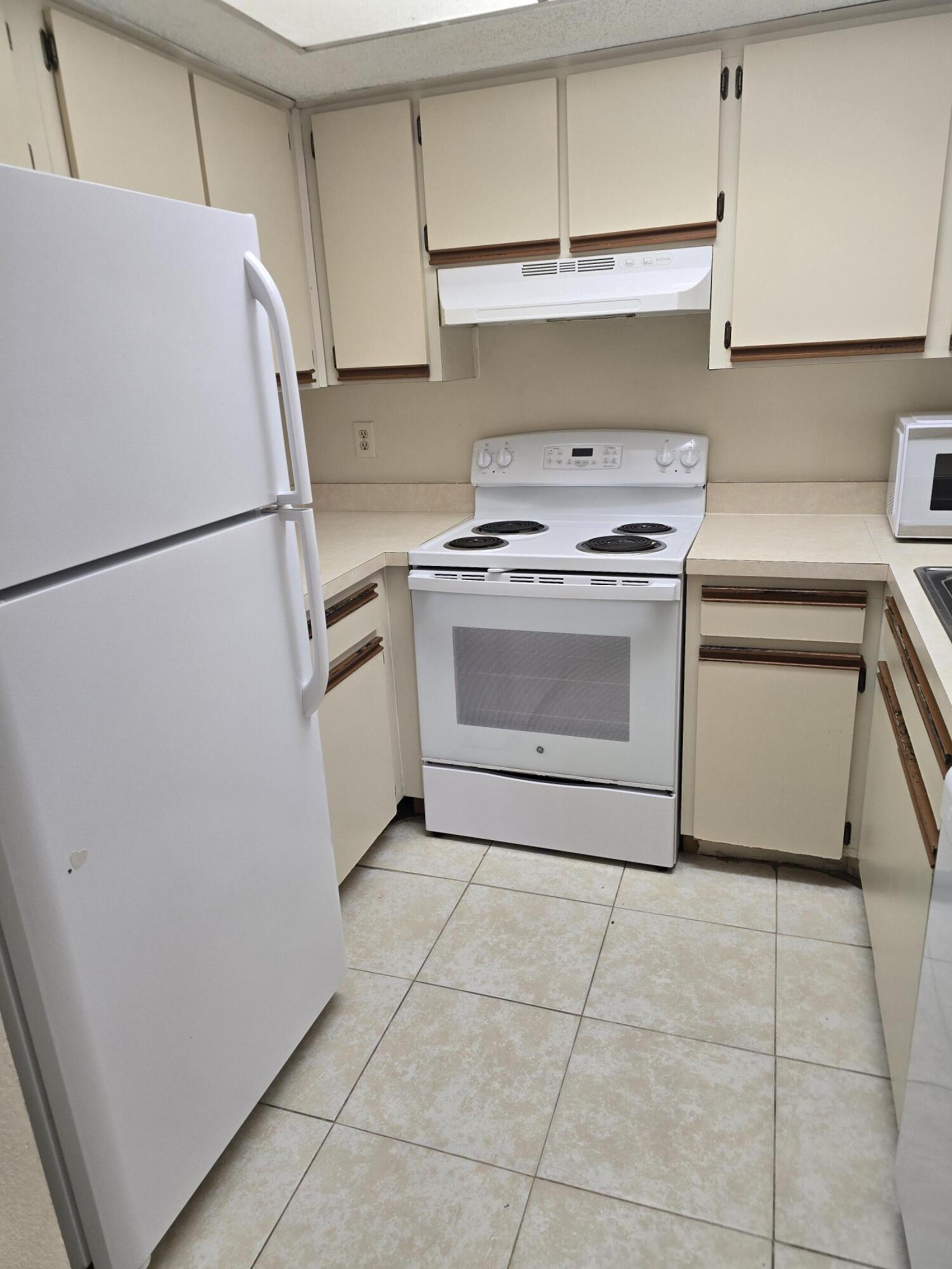 Midport Place I, A Condominium - Residential Lease