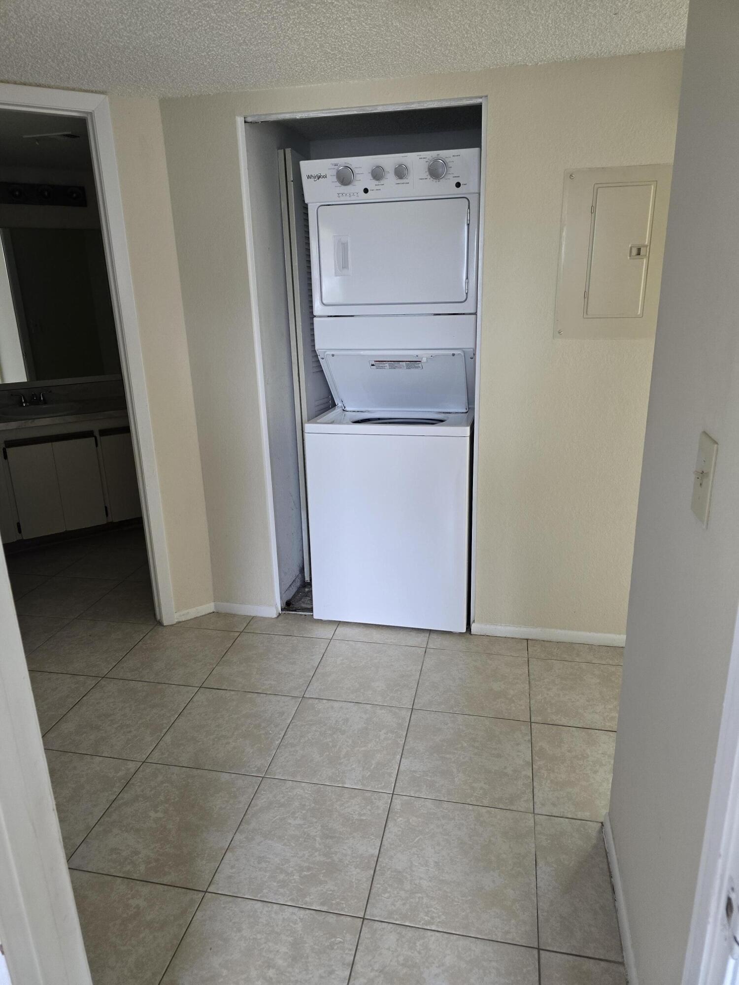 Midport Place I, A Condominium - Residential Lease