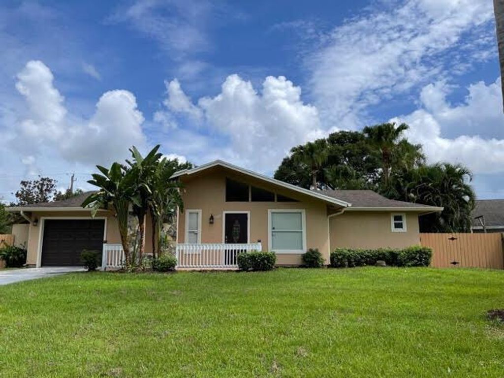 Photo of 1465 SW Wellington Avenue, Port Saint Lucie, FL 34953 (MLS # R10738765)