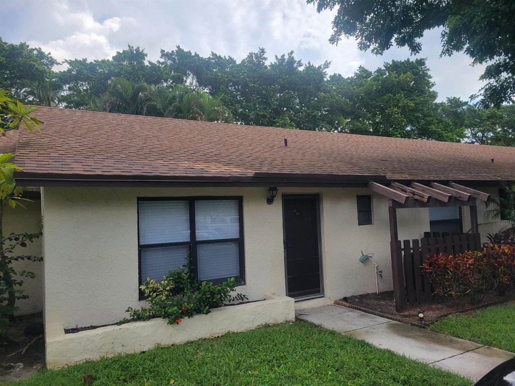 Photo of 66 Via De Casas Norte, Boynton Beach, FL 33426 (MLS # R11014972)