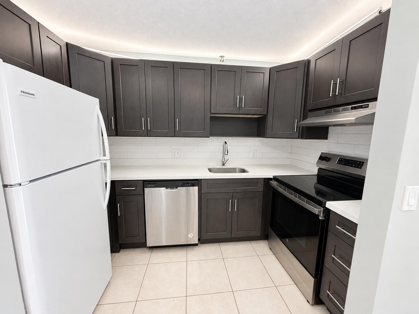 View photos, virtual tours, details... 3253 NW 104th Avenue