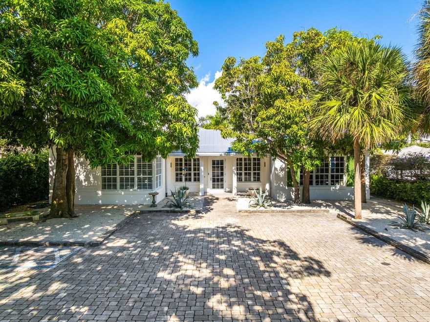 2,636 SF Professional Office Building For Sale. Renovated in 2014. Ideal for an office, professional services firm, or boutique operation. High-Quality Custom Office Finishes, High Ceilings of 10'-12' ft, Secured, Dedicated Parking and Gate Access. Located less than one (1) mile from Palm Beach Island, Downtown West Palm Beach, and the Brightline.