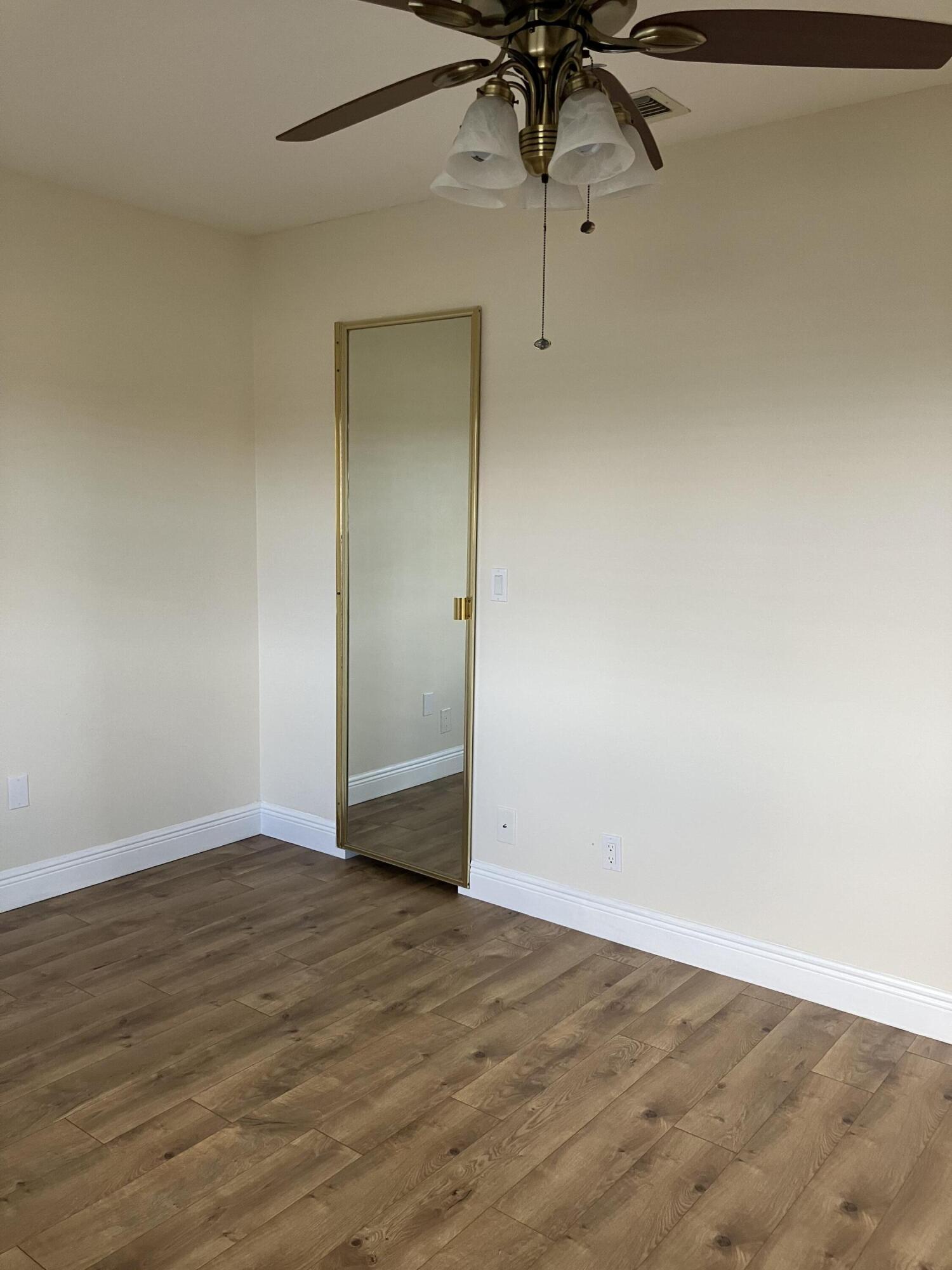 CRESTHAVEN COND TOWNHOMES SEC 3 - Residential Lease