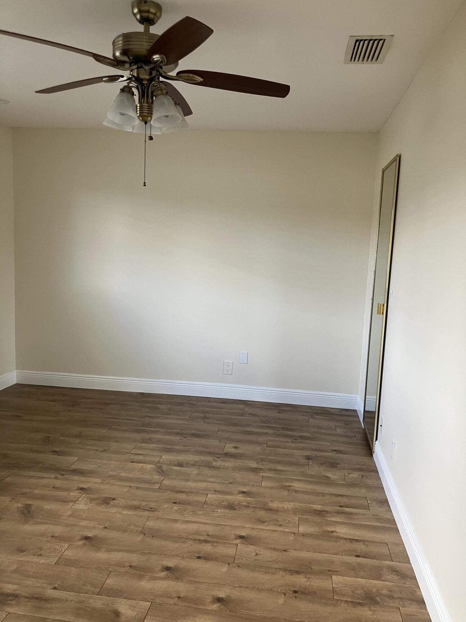 CRESTHAVEN COND TOWNHOMES SEC 3 - Residential Lease