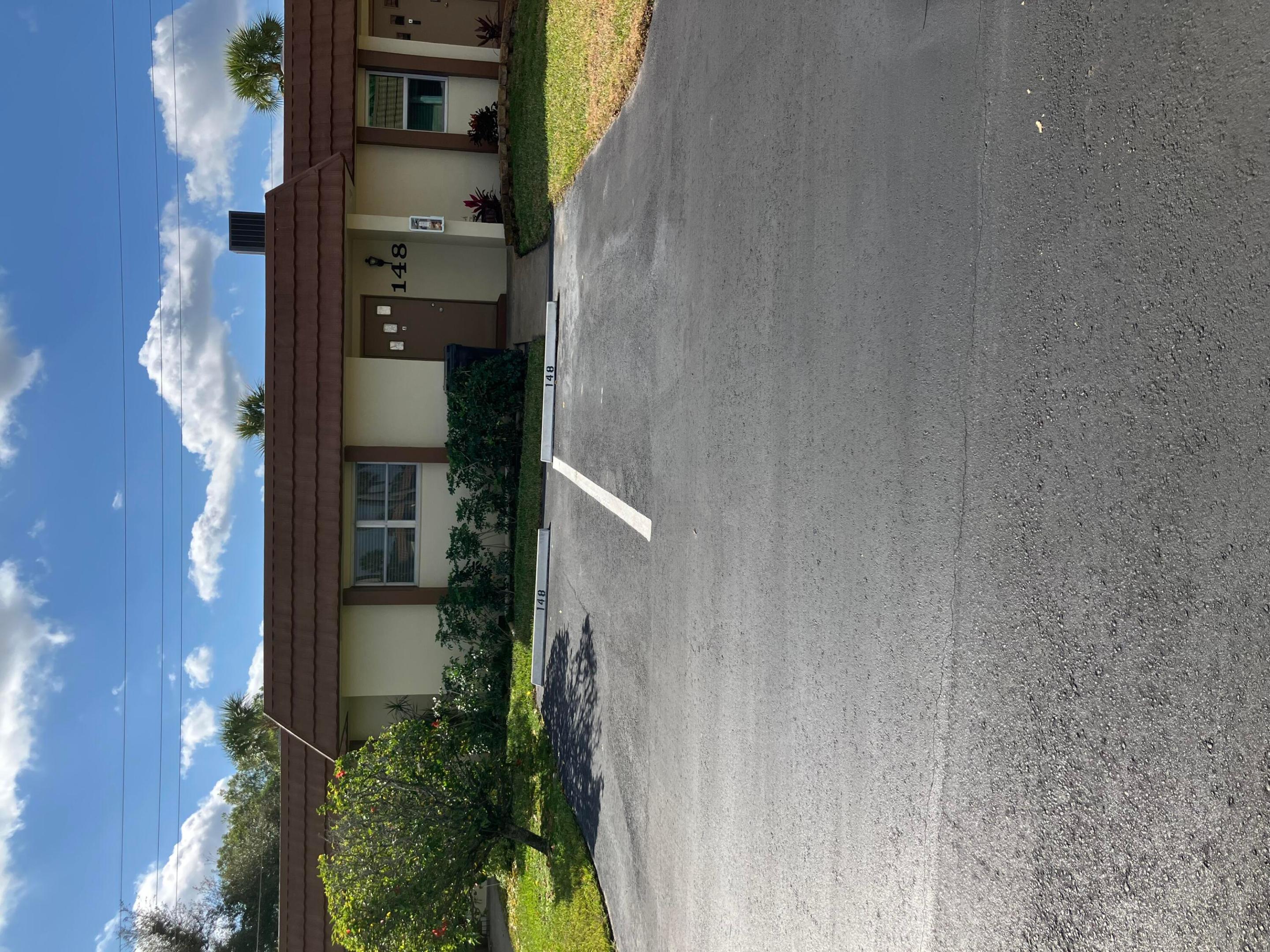 CRESTHAVEN COND TOWNHOMES SEC 3 - Residential Lease