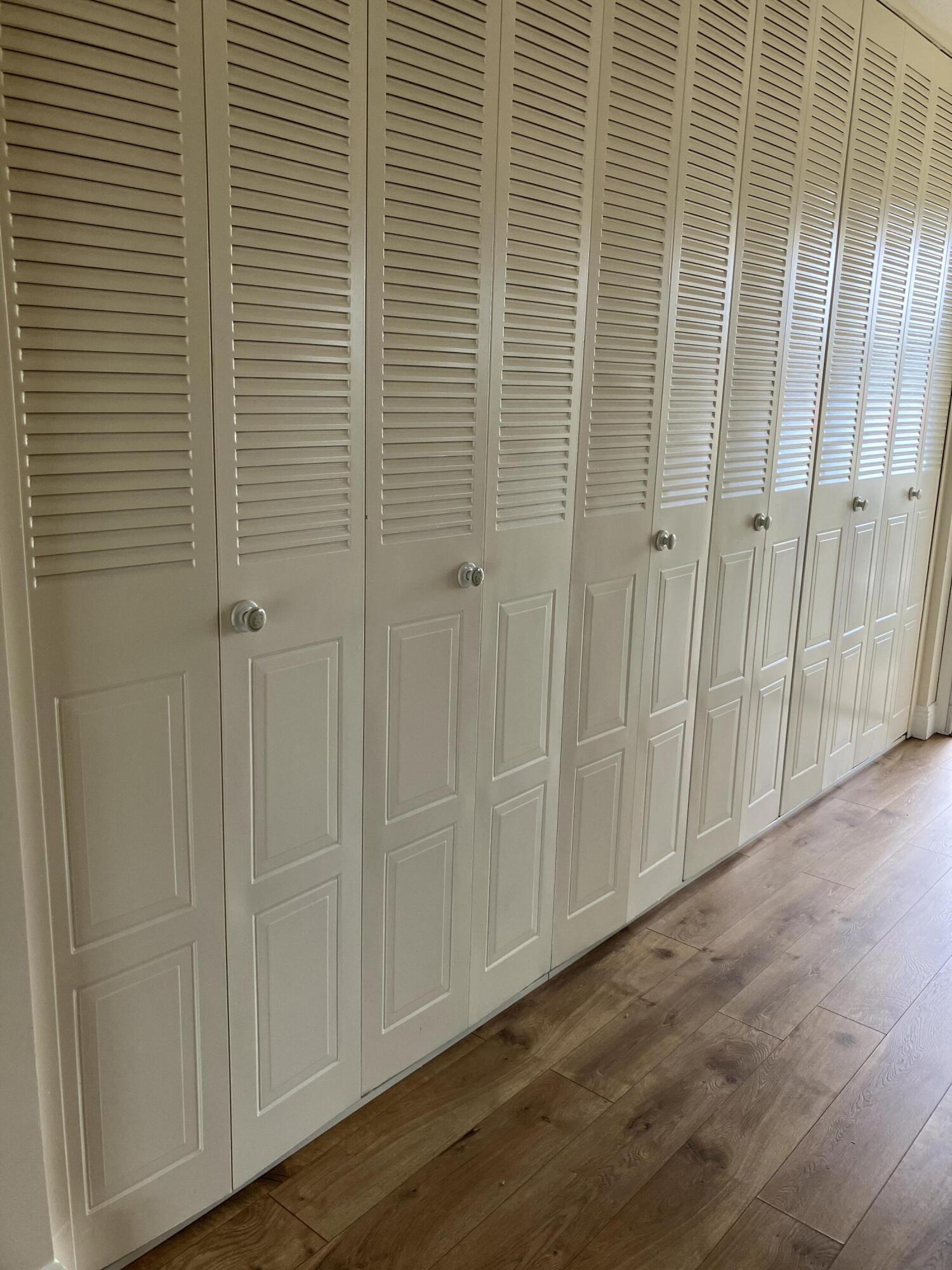 CRESTHAVEN COND TOWNHOMES SEC 3 - Residential Lease