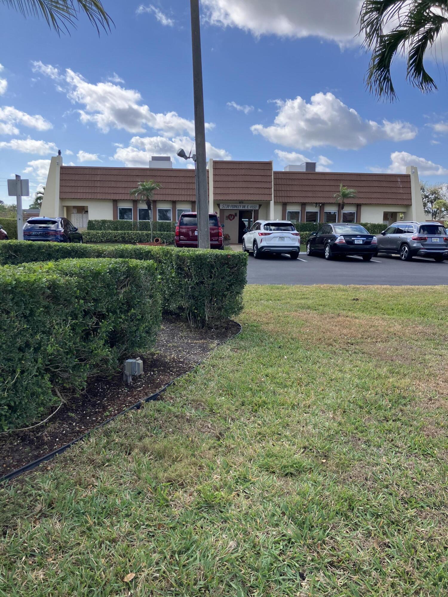 CRESTHAVEN COND TOWNHOMES SEC 3 - Residential Lease