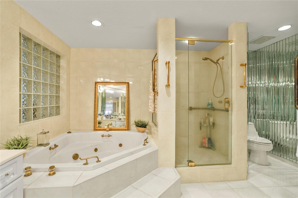 VILLAS OF SUNRISE BAY - Residential