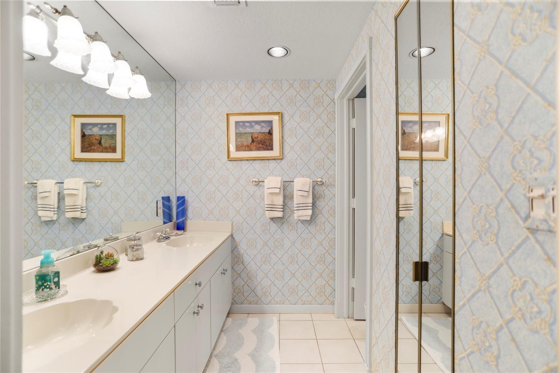 VILLAS OF SUNRISE BAY - Residential