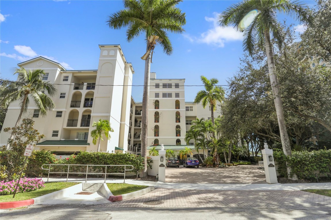 VILLAS OF SUNRISE BAY - Residential