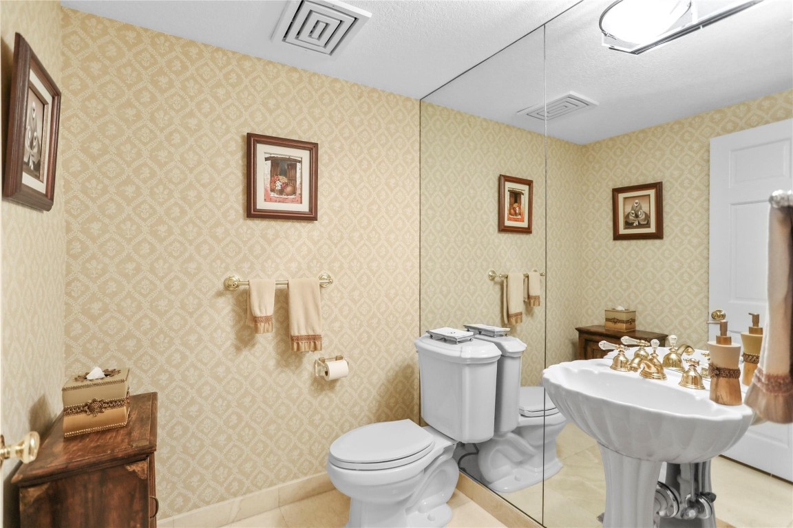 VILLAS OF SUNRISE BAY - Residential