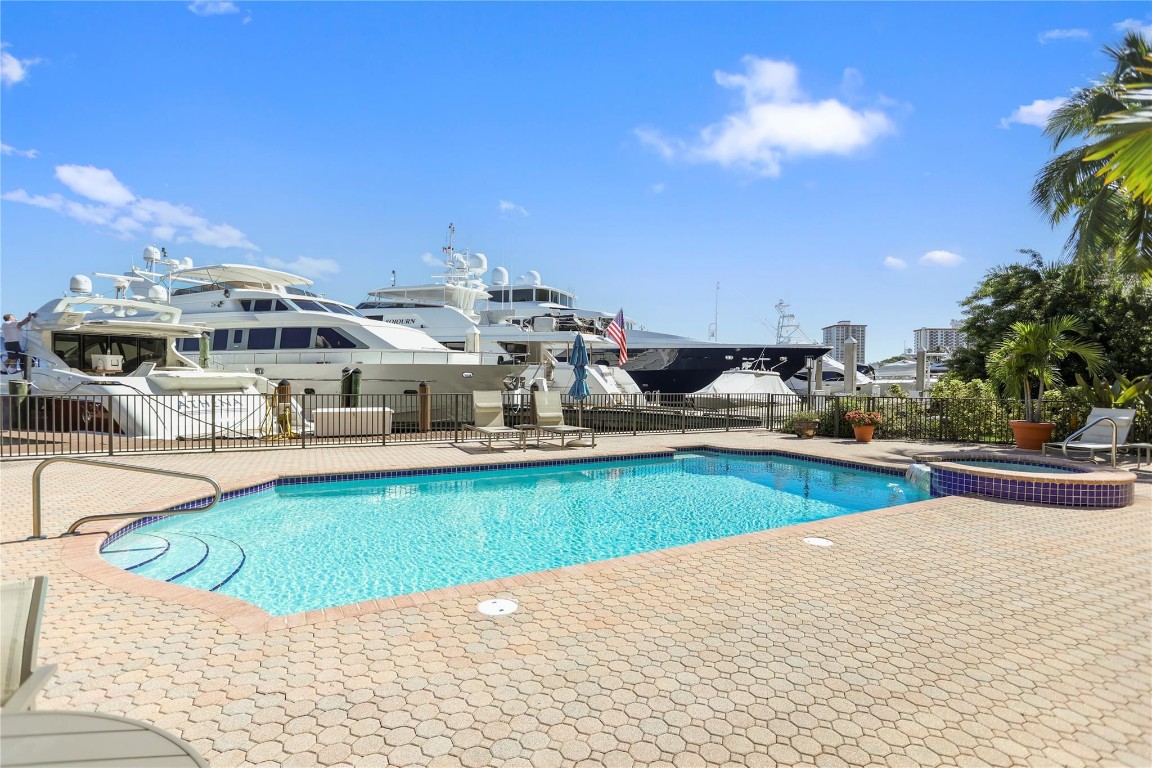 VILLAS OF SUNRISE BAY - Residential