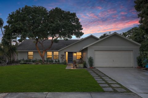 26 Cedar Circle Boynton Beach FL 33436