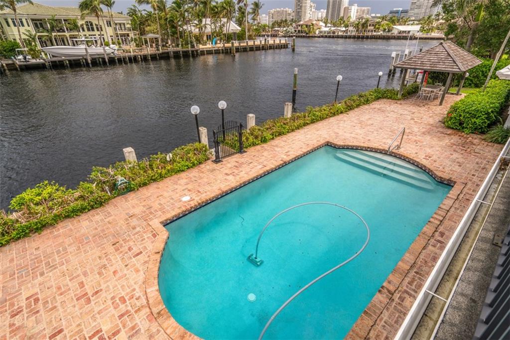 Coral Ridge Country Club - Residential