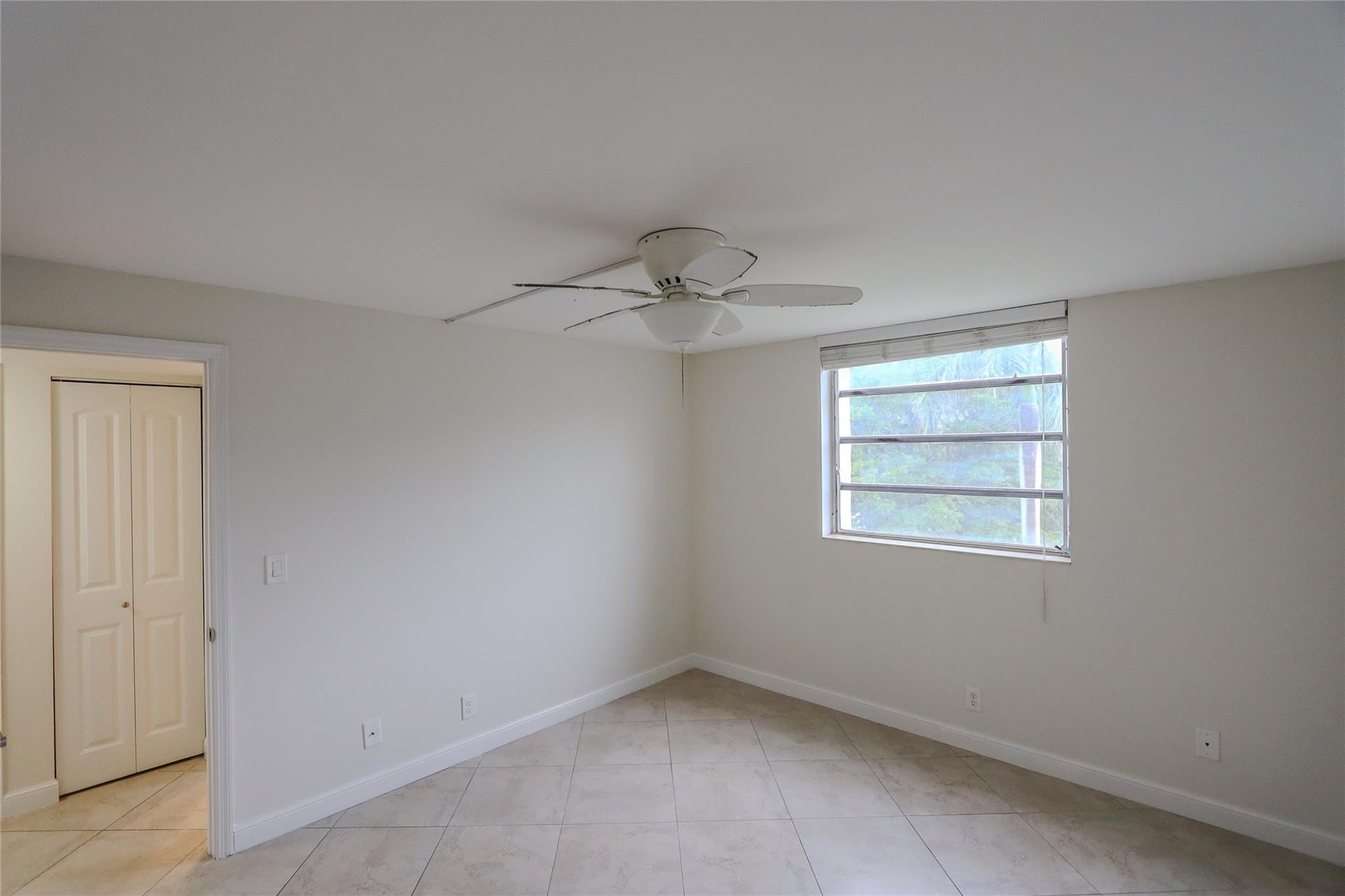 MEADOWBROOK LAKES - Residential