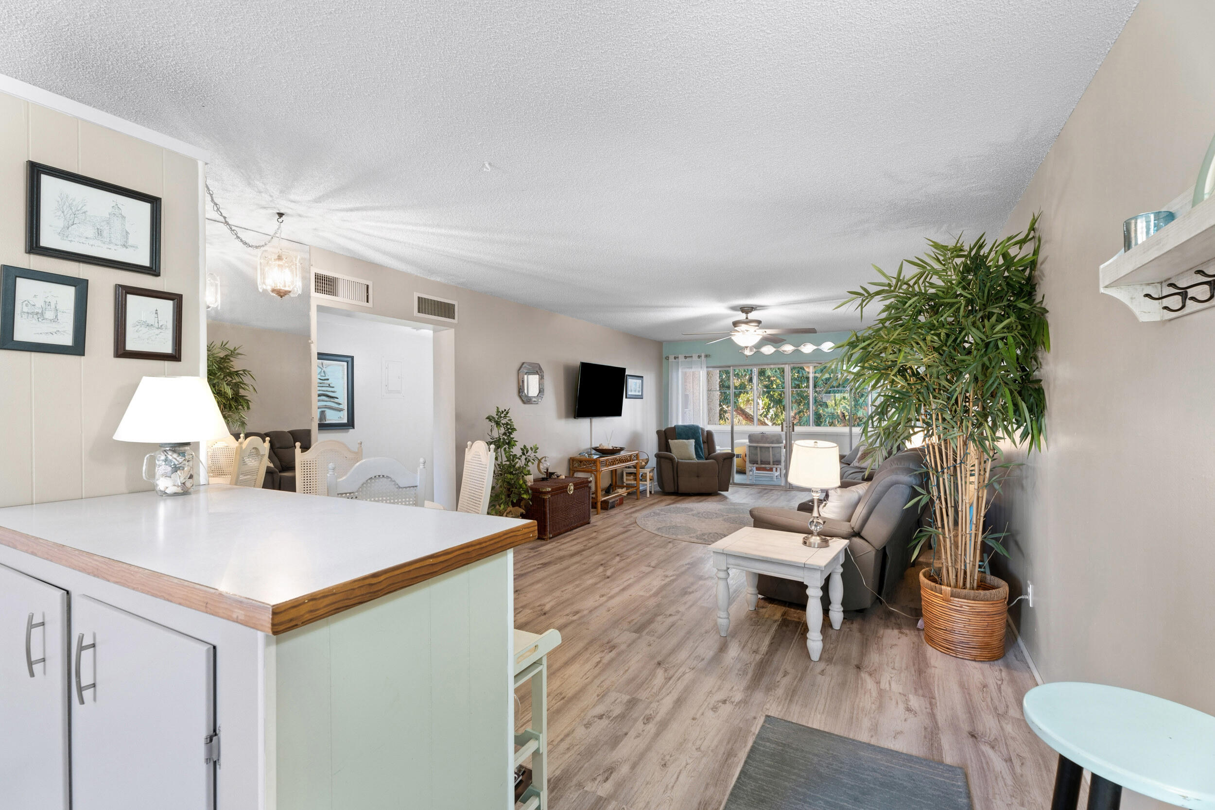 BEACON 21 CONDO - Residential